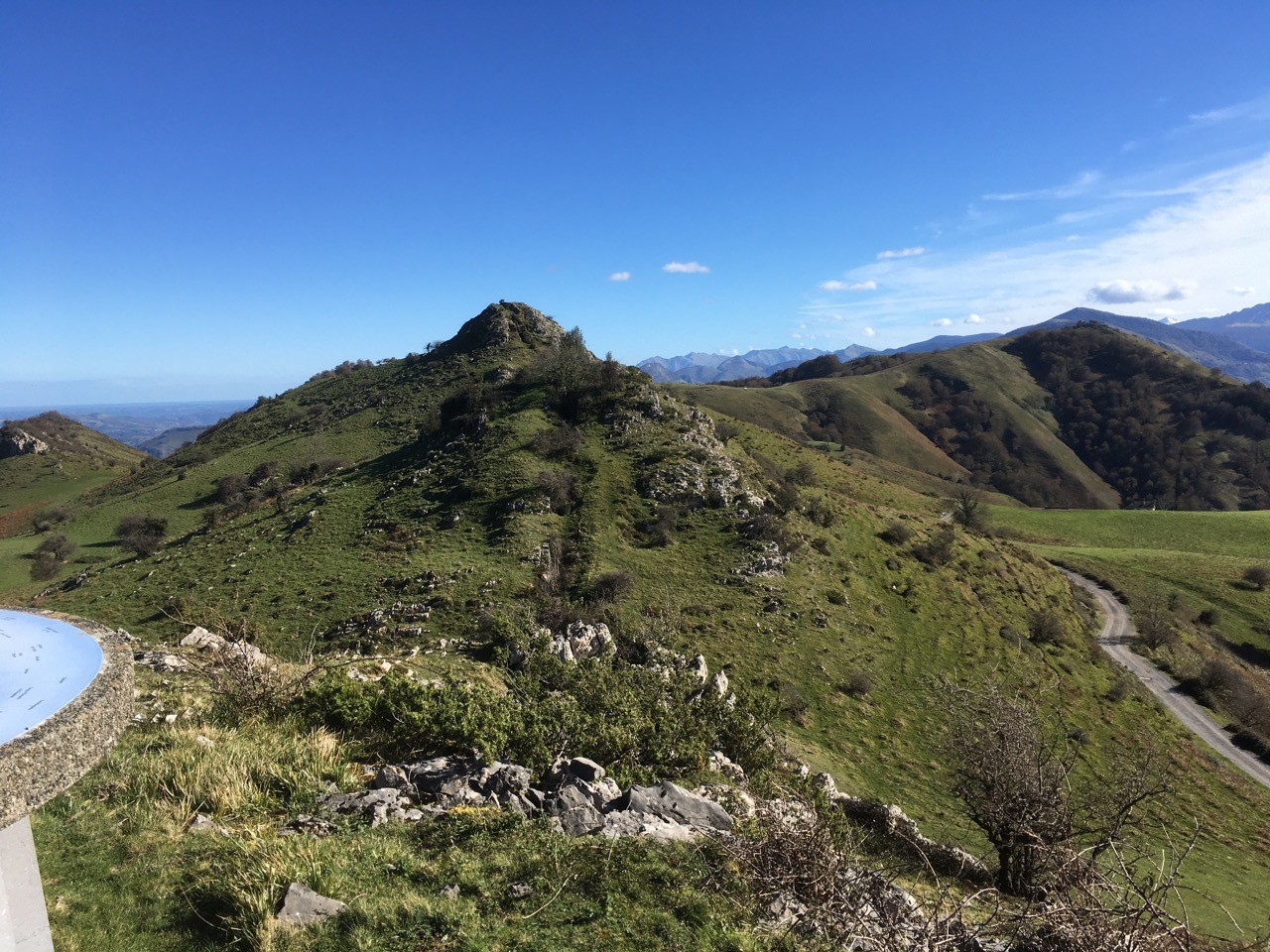 Pic Salhagagne par Bostmenditte depuis Etchebar en boucle -Soule